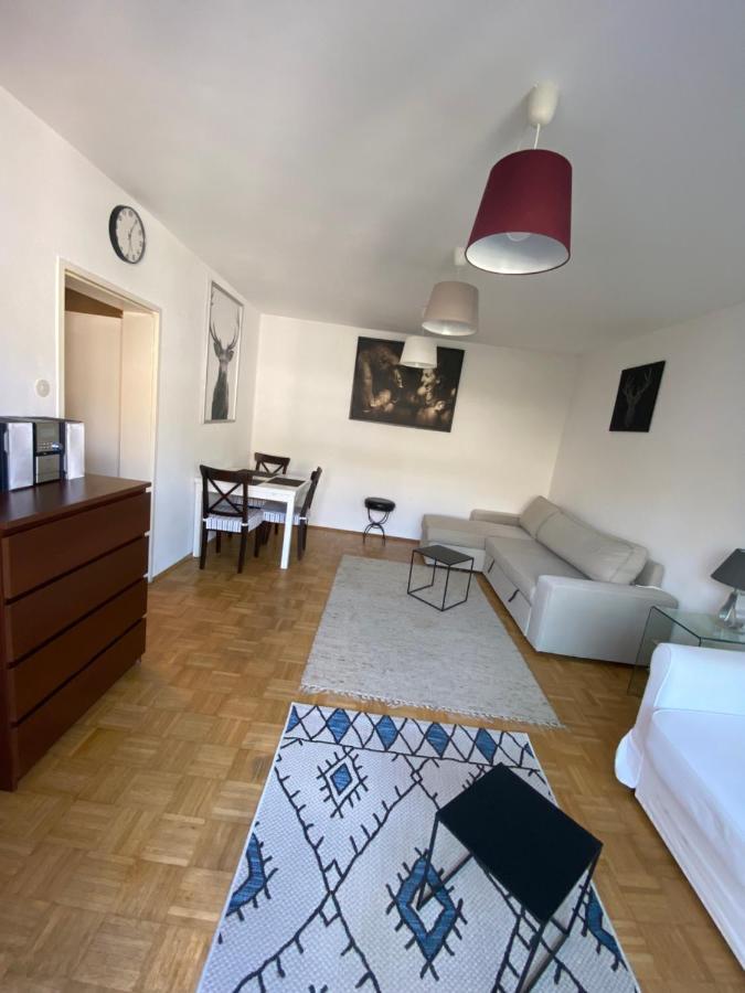 Vienna4 Apartment Luaran gambar